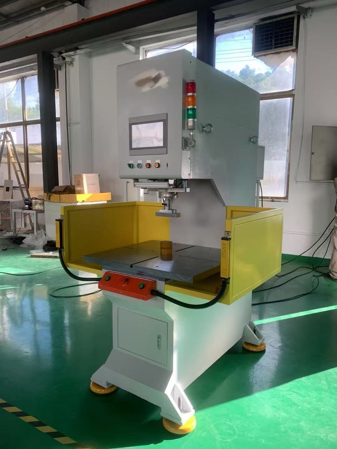 液压机、伺服压机、气动压机使用昆仑通态触摸屏TPC1051Ki